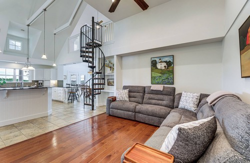 Milam County House | Elevated Farmhouse Getaway in Thorndale