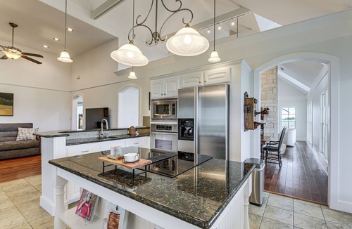 Milam County House | Elevated Farmhouse Getaway in Thorndale
