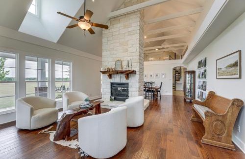 Milam County House | Elevated Farmhouse Getaway in Thorndale