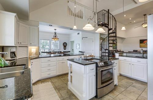 Milam County House | Elevated Farmhouse Getaway in Thorndale
