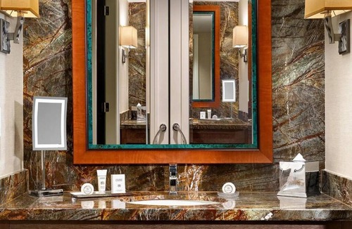 Flagstaff Hotel | Elevated Flagstaff Experience: Luxurious Accommodations & Forest Tranquility