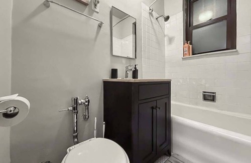 Hyde Park Apartment | Elevated Hyde Park Studio Unit on Dorchester Ave