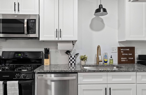 Royal Oak House | Elevated Royal Oak Stay! Downtown Entertainment