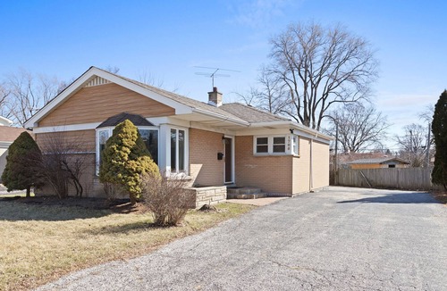Arlington Heights House | Elevation, 5 Beds Open Concept, Huge Basement