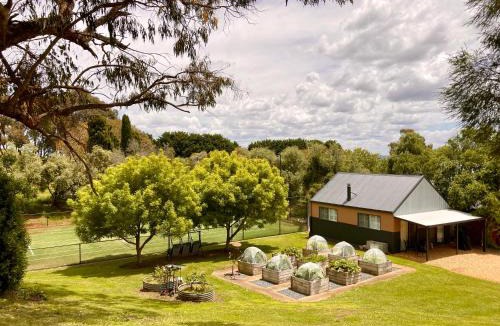 Myrrhee House | Elevation652 at Mt Bellevue in King Valley