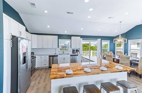Southern Shores House | Elevator! Dogs, Semi OF, Private Pool, Hot Tub, SS2026