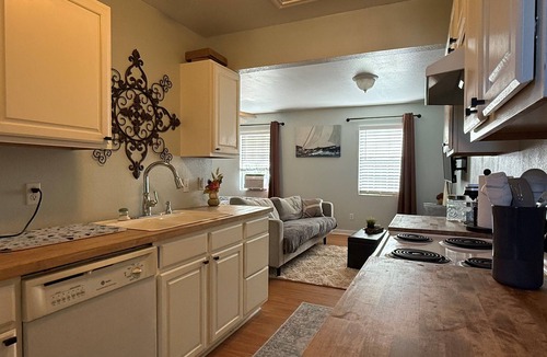 Sayles Blvd. Area House | Eleven South: One - Modern Studio Apartment