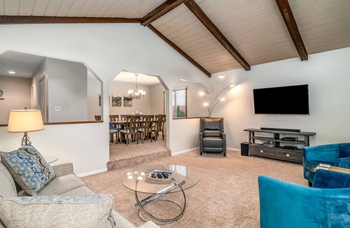 Elgin House | Elgin Rental- Greenridge