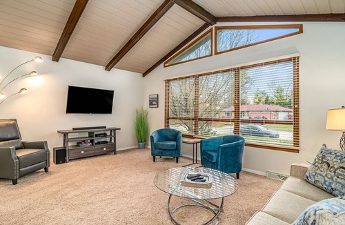 Elgin House | Elgin Rental- Greenridge