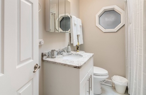 Elgin House | Elgin Rental- Jay St