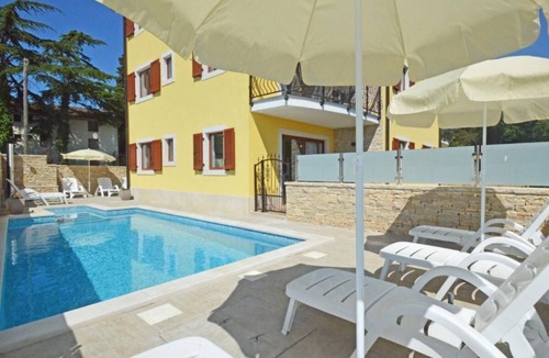 Savudrija Apartment | Elia Apartments 2 Complete apartment with private garden