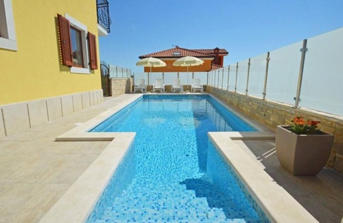 Savudrija Apartment | Elia Apartments 2 Complete apartment with private garden