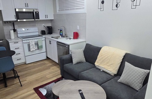 Saskatoon House | ELIAN'S NEST