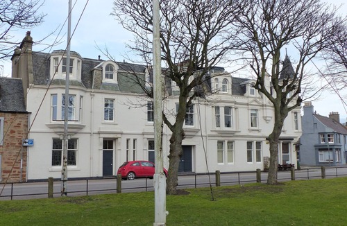 Pittenweem Apartment | Elie - well appointed flat