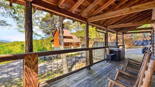 Townsend House | Elijahs Isaiahs Jacks Sónyahs Annas Cabins by AvantStay
