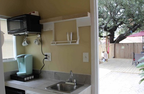 North Central Thousand Oaks Cabin | Eli’s Pool Cabin
