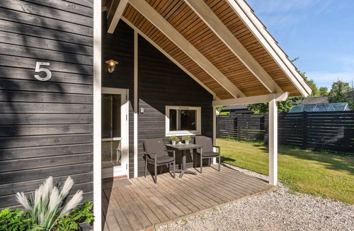 Hou House | "Elita" - 1.7km from the sea by Interhome