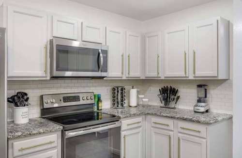 South Arlington House | Elite 5BR/3.5B Home with Game Room, Hot Tub, & Sauna