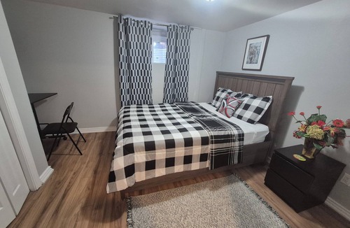 Port Union House | Elite Modern Escape | 2BR Close Water Front, Go Train, TTC & 401