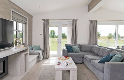 Newbury Ski Chalet | Elite Plus Spa Lodge 3