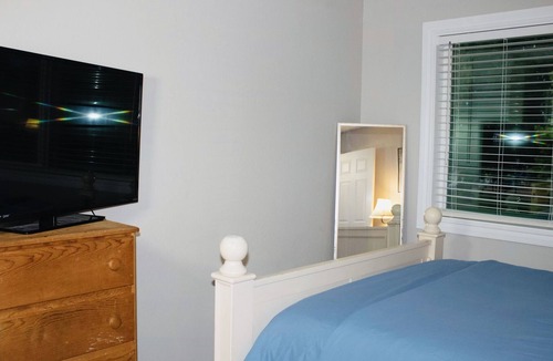 Pocket House | Elite Riverwalk Townhome w/ Sparkling Pool & Gym