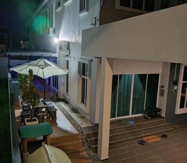 Durian Tunggal House | Elitis Nuri Private Pool Homestay Melaka