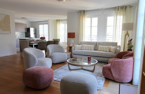 Serris Apartment | ELIZÉ 1 ~ Spacious apartment for 8 ~ Disneyland
