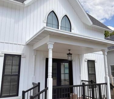 Maquoketa House | Eliza Gothic