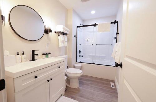 Maquoketa House | Eliza Gothic