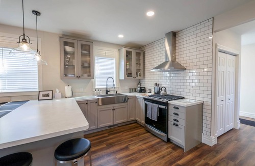 Maquoketa House | Eliza Gothic