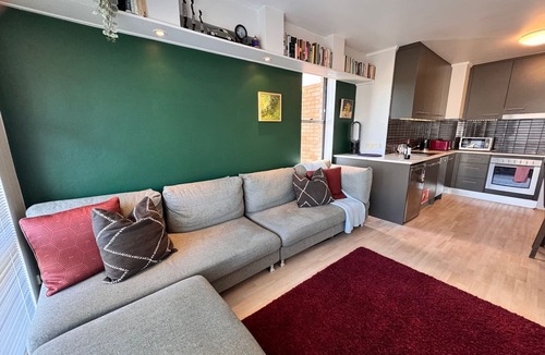 Elizabeth Bay Apartment | Elizabeth Bay Apmnt - Water Views & Free Parking