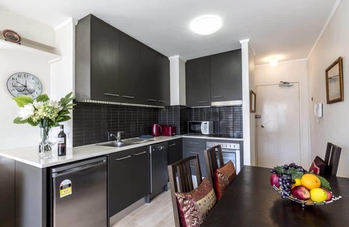 Elizabeth Bay Apartment | Elizabeth Bay Apmnt - Water Views & Free Parking