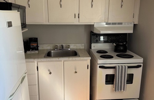 St. John's Apartment | Elizabeth Loft 1BR Parking Central