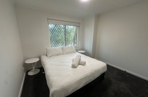 Blackburn North Hotel | Elizabethan Lodge