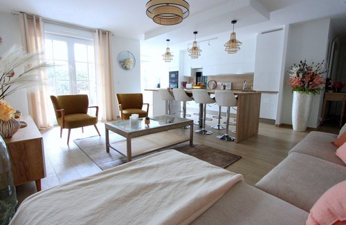 Serris Apartment | ELIZÉ3 - Spacious and cosy 8-person apartment