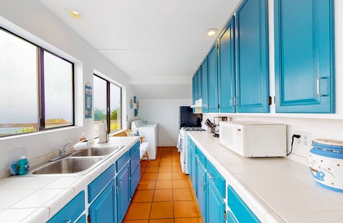 Elk House | Elk Beach House - Ocean Views, Large Deck & Grill