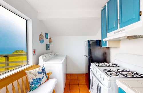 Elk House | Elk Beach House - Ocean Views, Large Deck & Grill