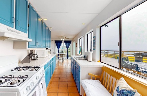 Elk House | Elk Beach House - Ocean Views, Large Deck & Grill