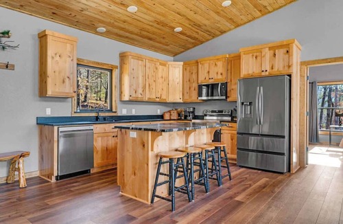 Fayetteville Cabin | Elk Cabin at Thunder Bluff