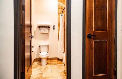 Jackson Hotel | Elk Country Inn