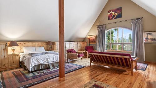 Elk Court Cabins House | Elk Court Lodge by AvantStay