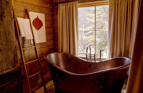 Waynesville Resort | Elk & Embers Mountain Hideaway