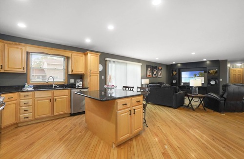 Elk Grove Village House | Elk Grove Village Rental - Kingsbridge Rd