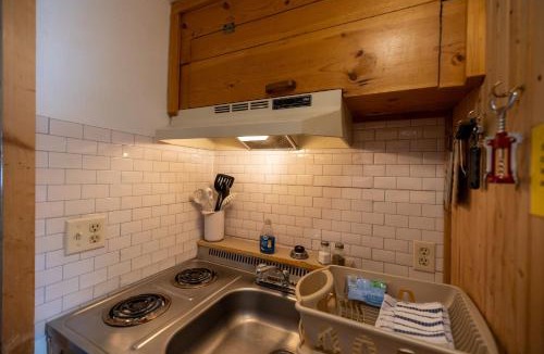 Cooke City-Silver Gate Hotel | Elk Horn Lodge Motel and Cabins
