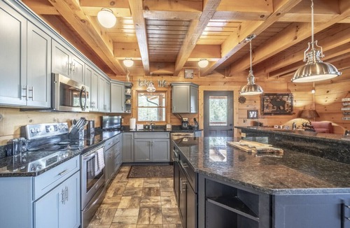 Tazewell House | Elk Lodge on Norris Lake