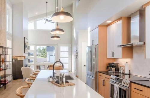 Nehalem House | Elk Meadows