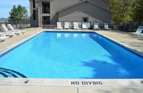 Elk Rapids Condo | ELK RAPIDS/GRAND TRAVERSE BAY CONDO #03