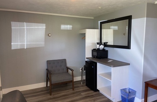 Williamsburg Hotel | Elk Rapids Lakeshore Inn