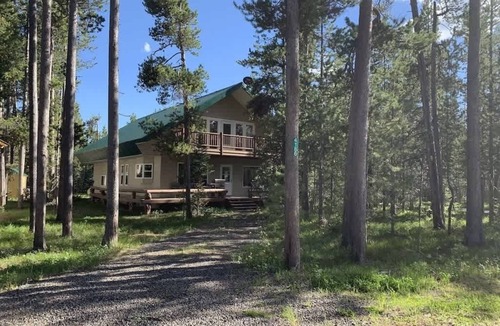 Island Park House | Elk Retreat - 24 Miles to Yellowstone - Wi-Fi ~ New Large Deck.