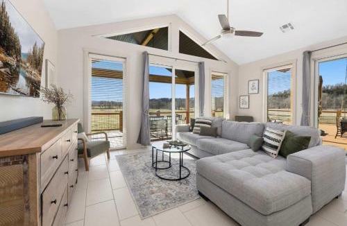 Noel House | Elk View-Access Elk River-Rural Acreage-Huge Patio